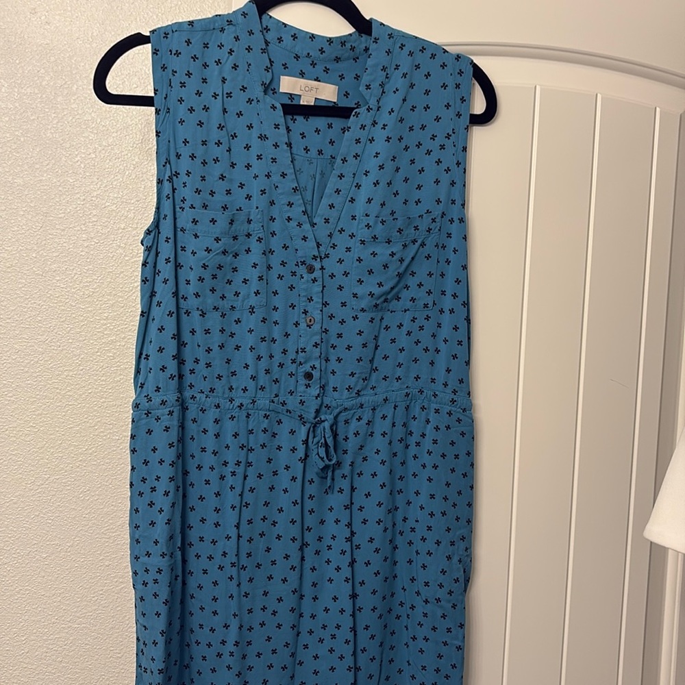 Ann Taylor loft dress with pockets Size M
